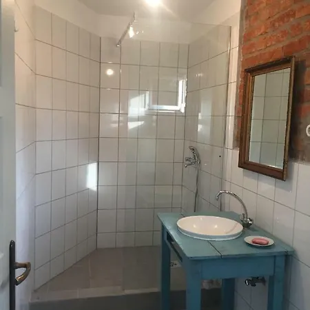 ゲストハウス 100 Baranyos